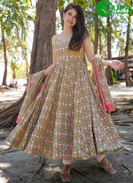 Load image into Gallery viewer, Attractive muted green and a soft pink With Pure Muslin Dupatta