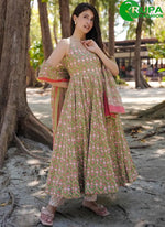Load image into Gallery viewer, Attractive muted green and a soft pink With Pure Muslin Dupatta