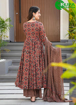 Load image into Gallery viewer, Artistic Red Cotton Designer Salwar Suit with Print Work